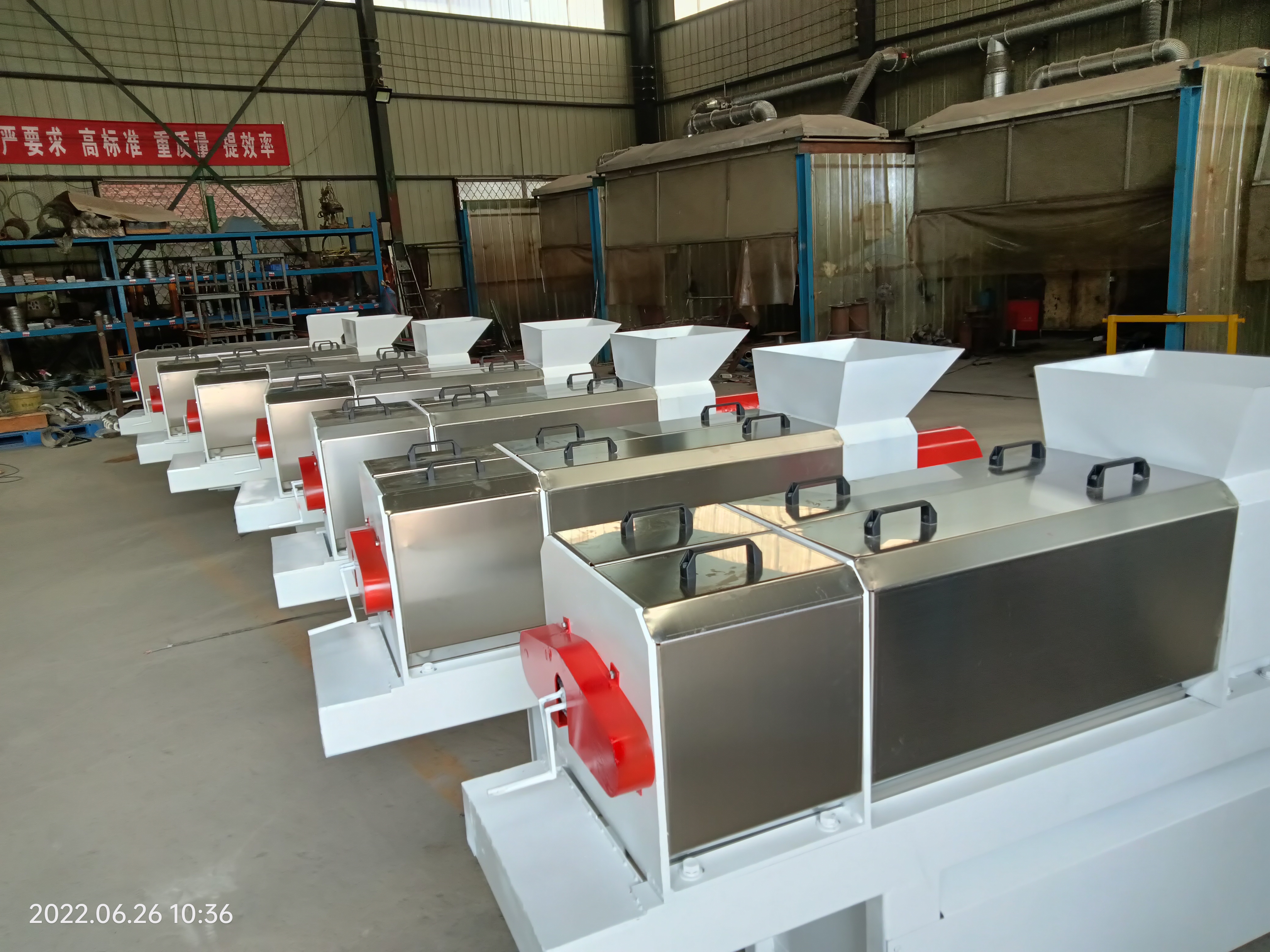 使用螺旋壓榨機經(jīng)濟有效的處理果蔬殘渣